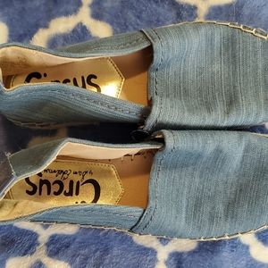 Brand new never used without tags women's shoes!💙🤍💙🤍💙
